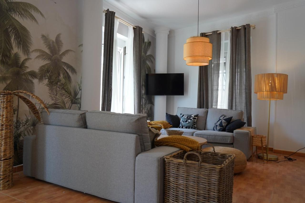 Edificio Amarillo En El Barrio Apartment Аликанте Екстериор снимка
