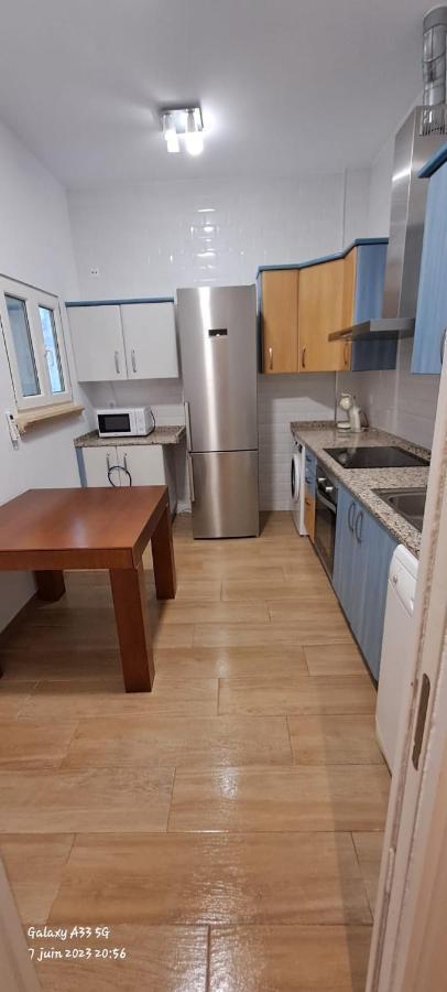 Edificio Amarillo En El Barrio Apartment Аликанте Екстериор снимка