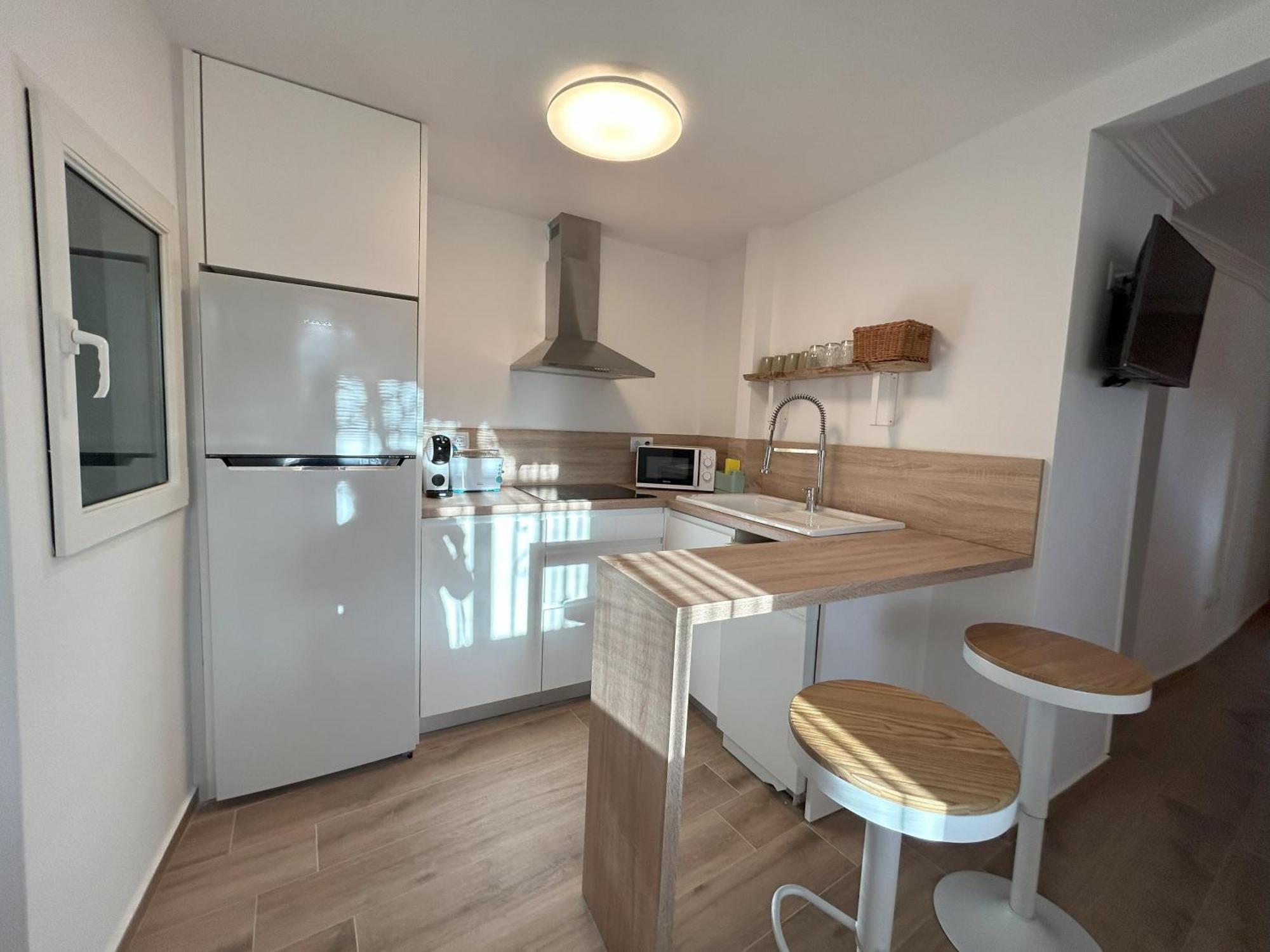 Edificio Amarillo En El Barrio Apartment Аликанте Екстериор снимка