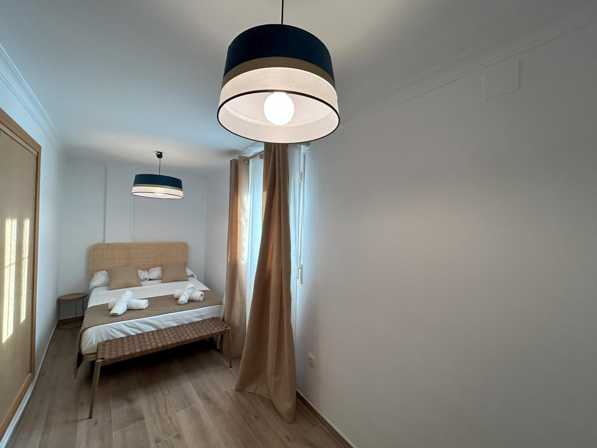 Edificio Amarillo En El Barrio Apartment Аликанте Екстериор снимка