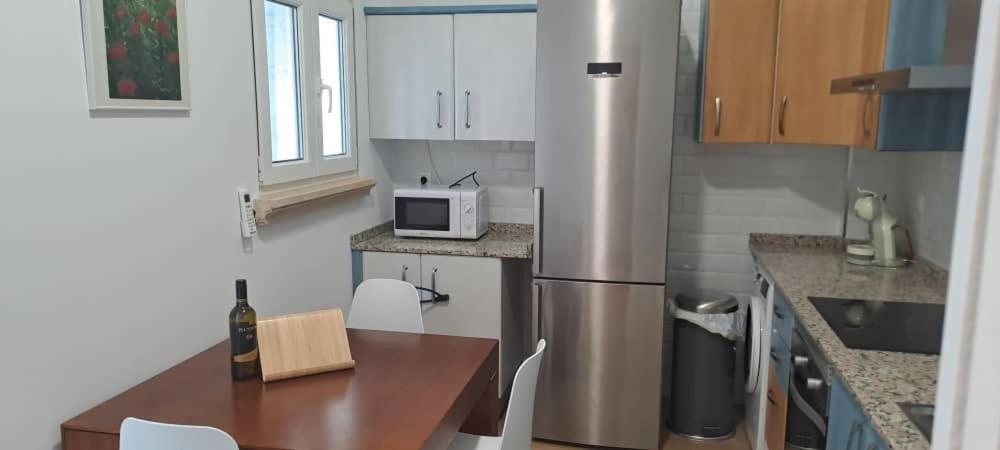 Edificio Amarillo En El Barrio Apartment Аликанте Екстериор снимка