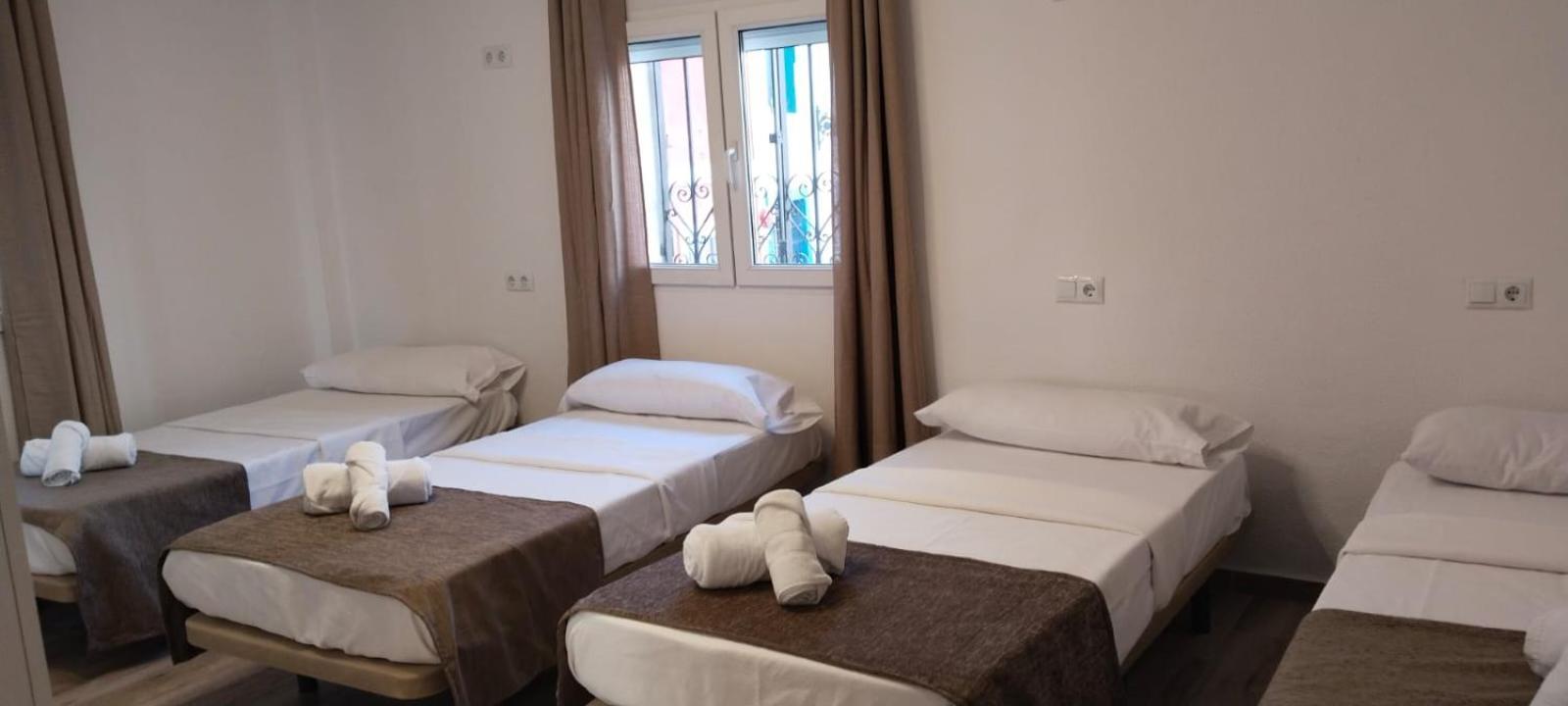 Edificio Amarillo En El Barrio Apartment Аликанте Екстериор снимка
