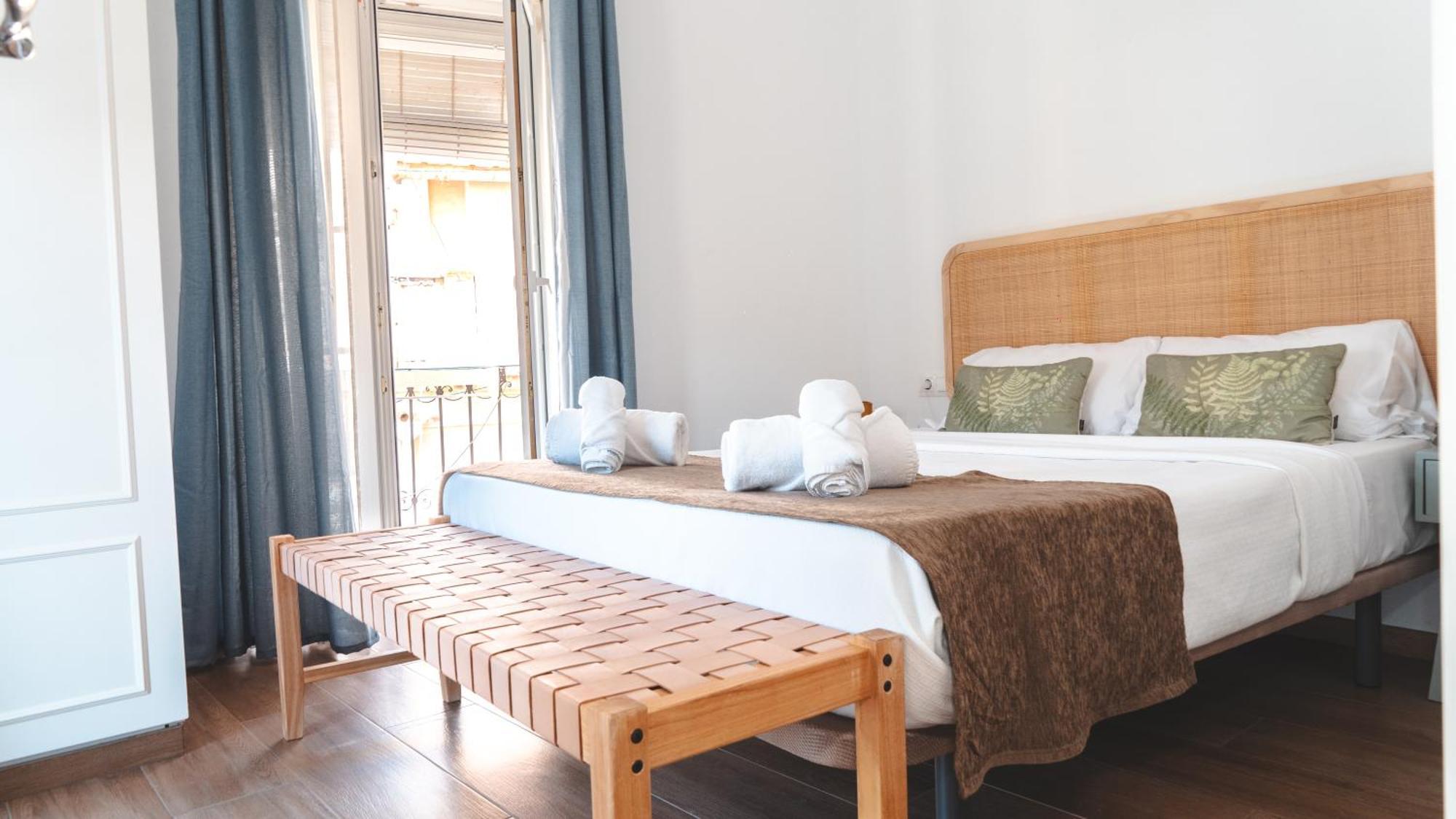Edificio Amarillo En El Barrio Apartment Аликанте Екстериор снимка