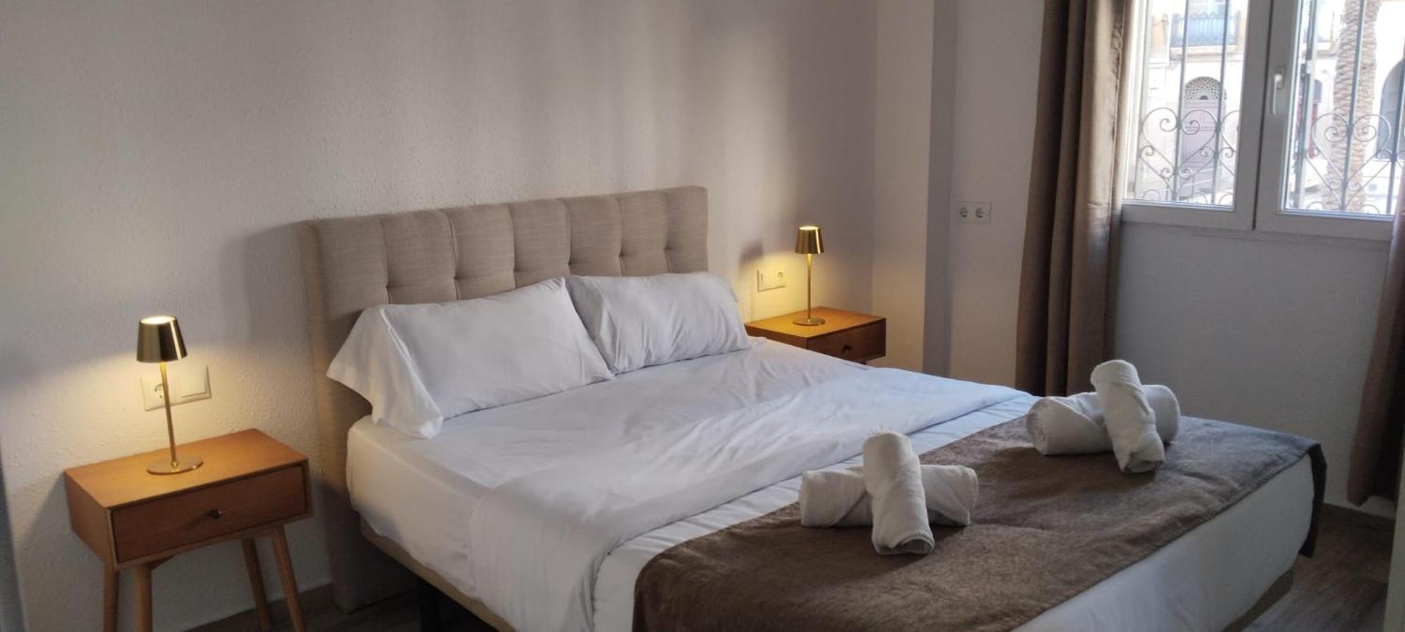 Edificio Amarillo En El Barrio Apartment Аликанте Екстериор снимка