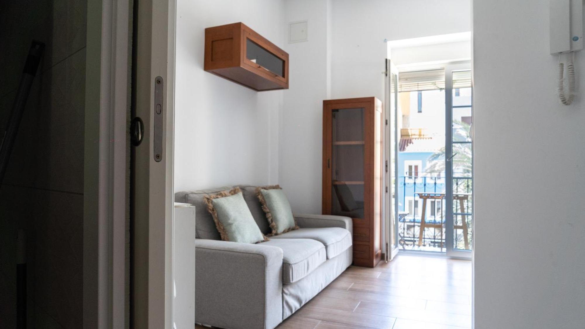 Edificio Amarillo En El Barrio Apartment Аликанте Екстериор снимка