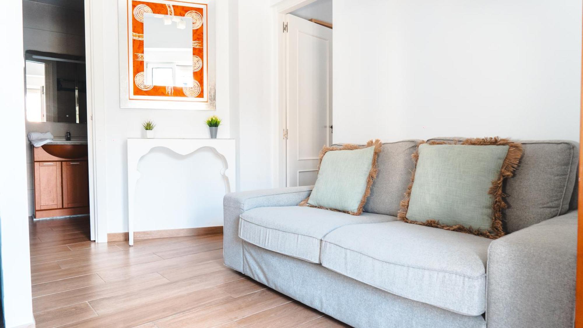 Edificio Amarillo En El Barrio Apartment Аликанте Екстериор снимка